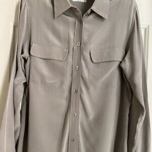 Equipment Femme Slim Signature Grey Silk Shirt with Pockets Size Small